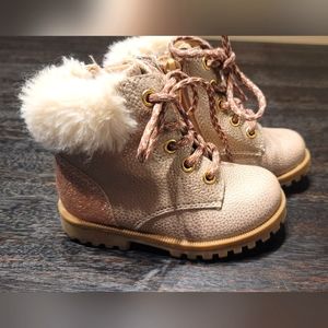Olive and Edie beige toddler boots size 6
